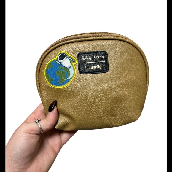 NWT Loungefly Disney Pixar Wall-E And Eve Cosmetic Bag Set Of 3 - Picture 10 of 14